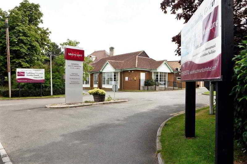 Mercure Swindon East Hotel And Spa Exterior photo